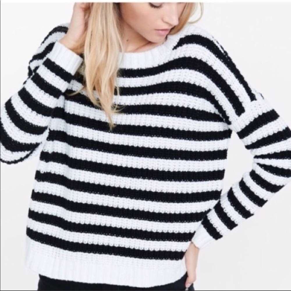 Express XS Black & White Striped Shaker Sweater